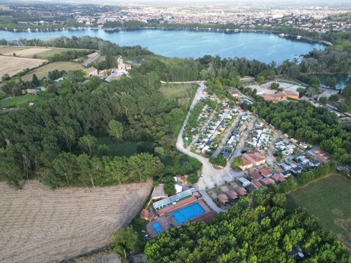 Camping Bungalow El Llac De Banyoles Porqueres Ngoại thất bức ảnh