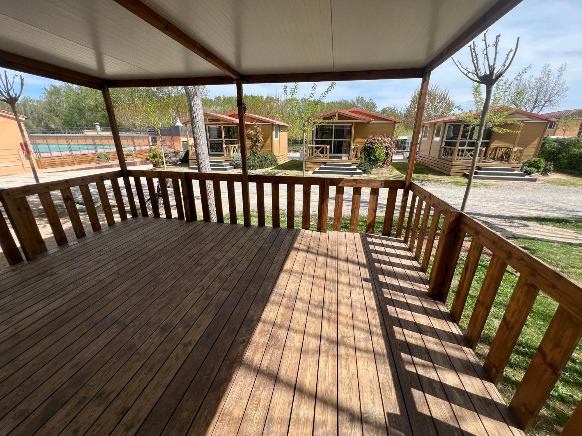 Camping Bungalow El Llac De Banyoles Porqueres Ngoại thất bức ảnh