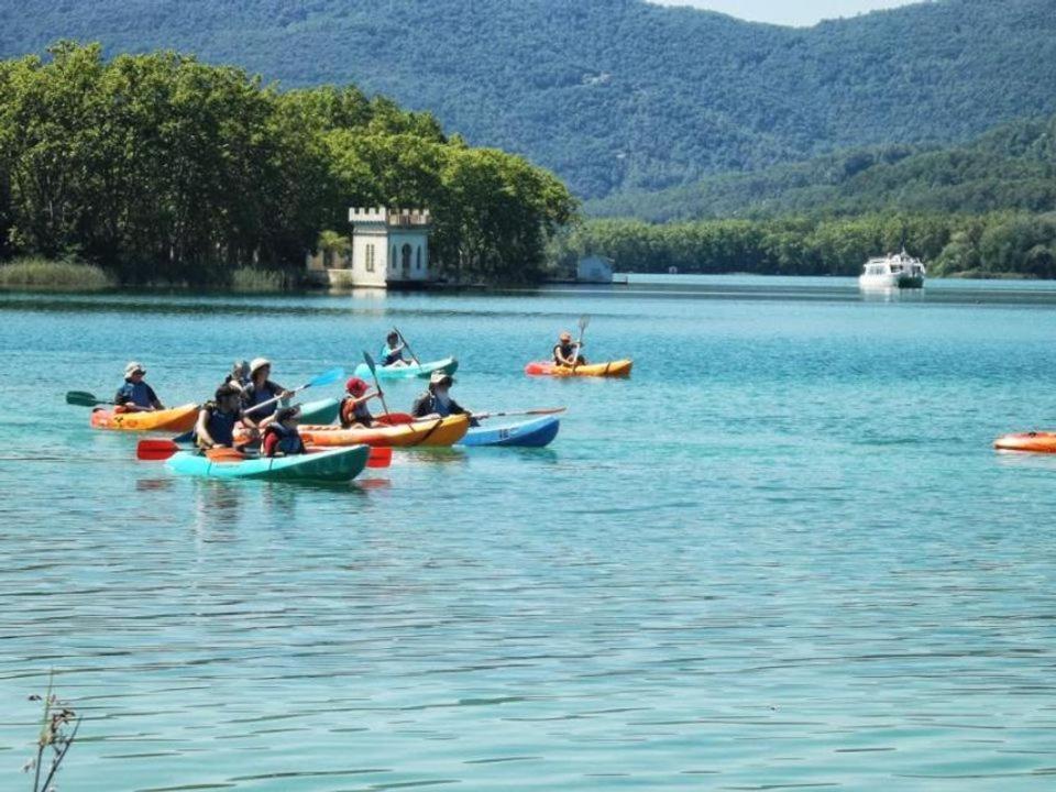 Camping Bungalow El Llac De Banyoles Porqueres Ngoại thất bức ảnh