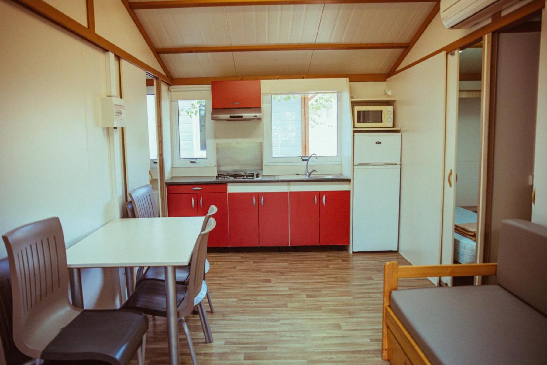 Camping Bungalow El Llac De Banyoles Porqueres Phòng bức ảnh